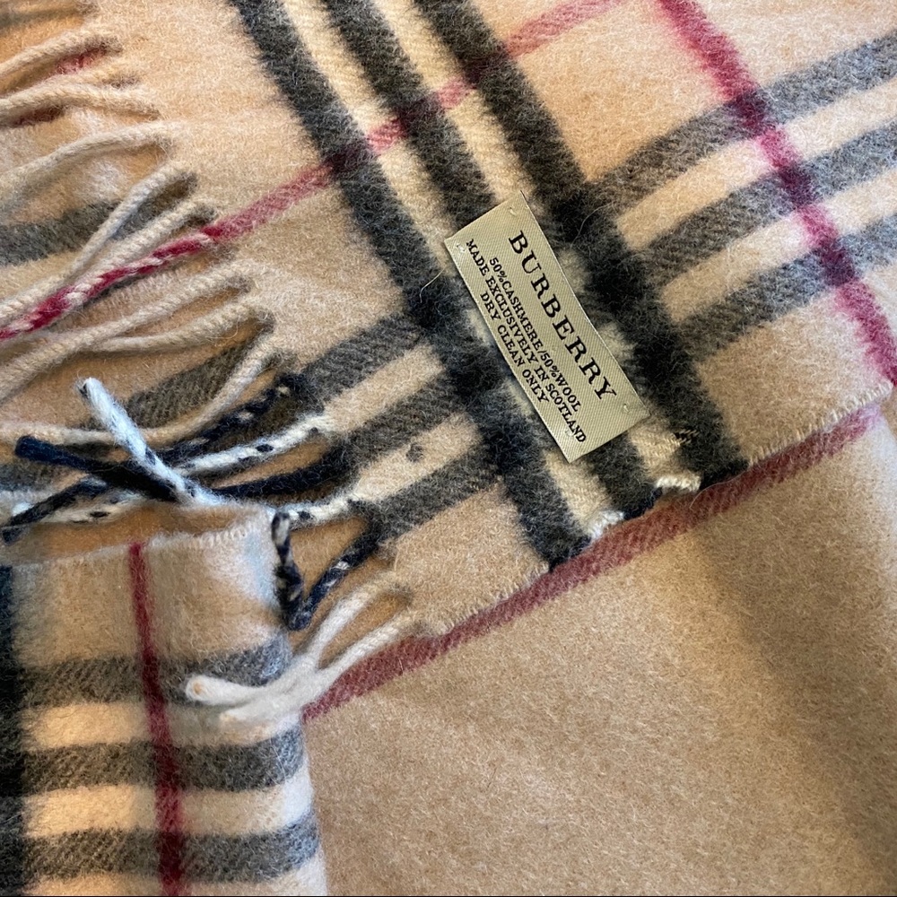 Additional pictures of my Burberry Check Scarf - Picture 8 of 11